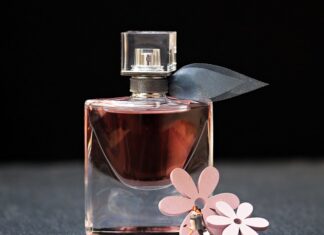 Jak używać perfum żeby długo pachniały?